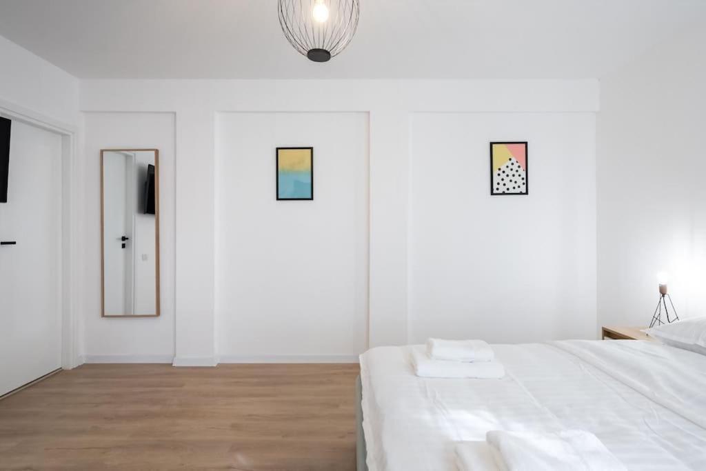 Flight Two I Studio Near Therme & Airport Отопени Екстериор снимка