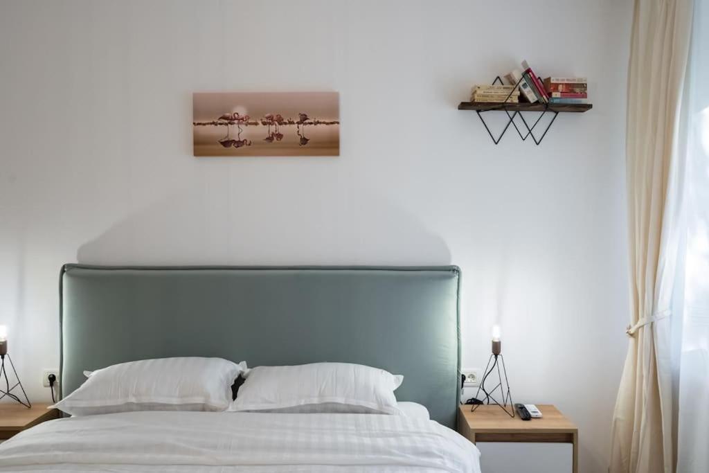 Flight Two I Studio Near Therme & Airport Отопени Екстериор снимка