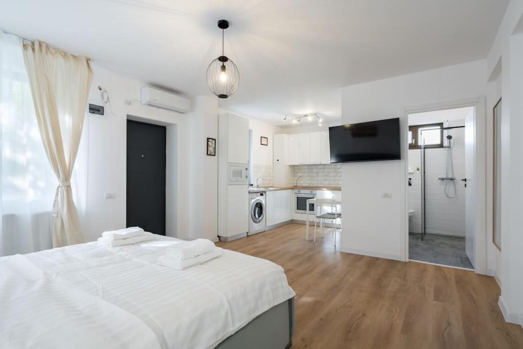Flight Two I Studio Near Therme & Airport Отопени Екстериор снимка
